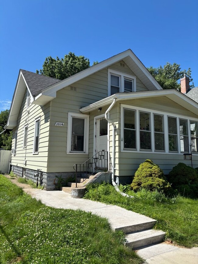 property at 1014 20th Ave NE