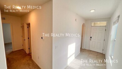 522 Armoyan Wy in New Smyrna Beach, FL - Building Photo - Building Photo