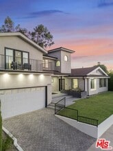 18202 Rancho St in Los Angeles, CA - Building Photo - Building Photo