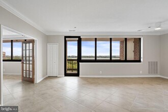 1805 Crystal Dr in Arlington, VA - Building Photo - Building Photo