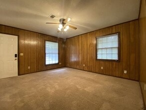 1007 Sunnyside Dr in Cayce, SC - Foto de edificio - Building Photo