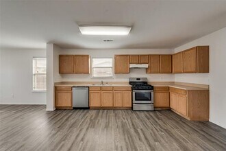 3012 Southern Hills Ln in Mesquite, TX - Building Photo - Building Photo