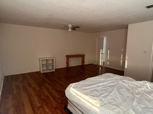 702 S Arroyo Blvd, Unit 1 in Los Fresnos, TX - Foto de edificio - Building Photo