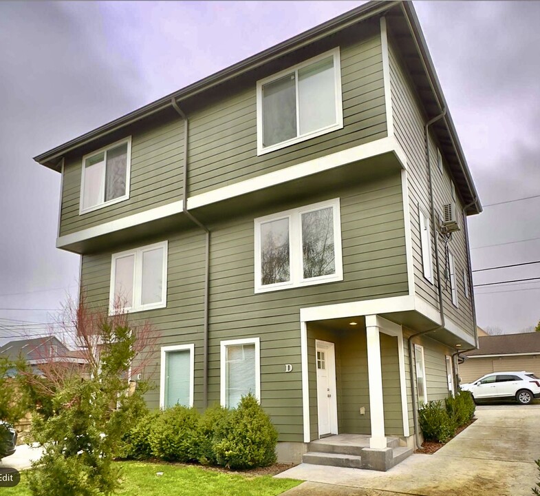 3317 Wetmore Ave in Everett, WA - Foto de edificio