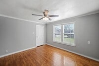 202 Sylvester Rd photo'