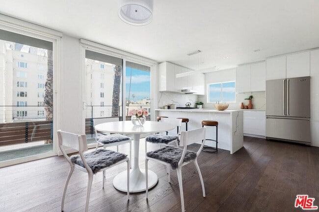 1425 N Crescent Heights Blvd in West Hollywood, CA - Building Photo - Building Photo