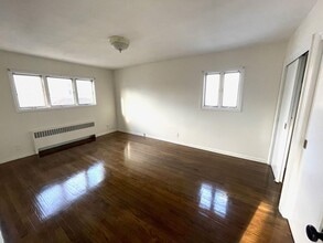 153 Avenue B in Bayonne, NJ - Building Photo - Building Photo