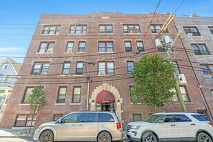 523-525 34th St in Union City, NJ - Building Photo