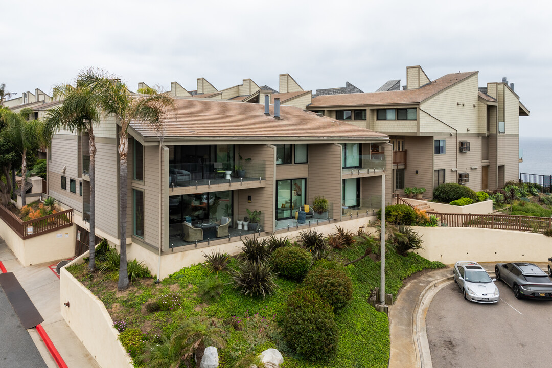 Sandpiper Point in Encinitas, CA - Foto de edificio