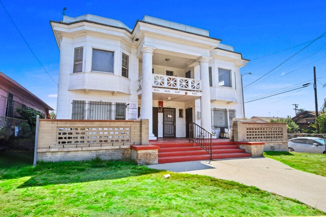 4626 Wall St in Los Angeles, CA - Foto de edificio - Building Photo