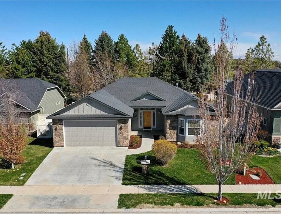 850 W Heather Woods Dr in Nampa, ID - Building Photo