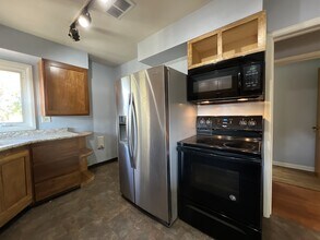 2740 Buena Vista St in Dubuque, IA - Building Photo - Building Photo