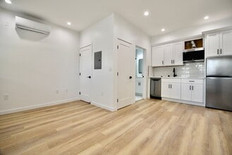 5754 Colfax Ave in Los Angeles, CA - Building Photo - Building Photo