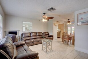 10325 Tarrah Ln in Bonita Springs, FL - Building Photo