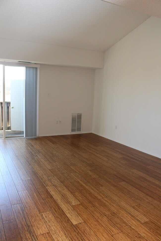 812 Aspen Dr, Unit 812 in Plainsboro, NJ - Building Photo - Building Photo