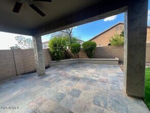 10618 W Lone Cactus Dr in Peoria, AZ - Building Photo - Building Photo