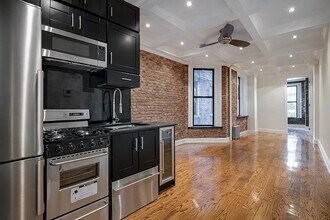 5 W 103rd St, Unit 1RW in New York, NY - Foto de edificio - Building Photo