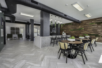 16 Powerhouse Apartments in Sacramento, CA - Building Photo - Interior Photo