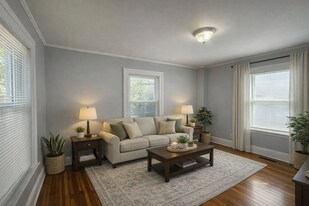 516R Somerville Ave in Somerville, MA - Building Photo