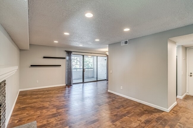 6420 S Dayton St in Englewood, CO - Building Photo - Building Photo