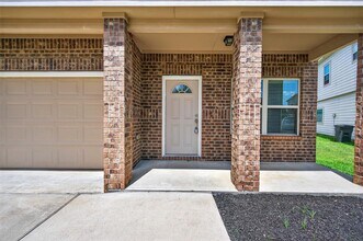 3843 Briar Water Ct in Park Row, TX - Building Photo - Building Photo