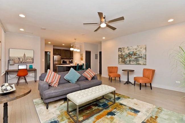 4602 N Clarendon Ave in Chicago, IL - Foto de edificio - Building Photo