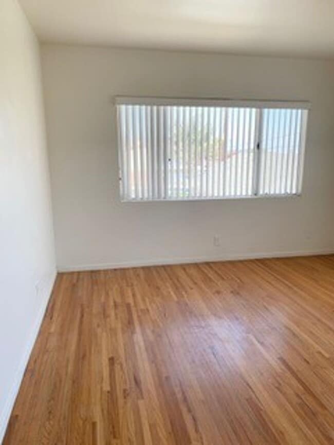 951-951 W 18th St in Los Angeles, CA - Building Photo - Building Photo