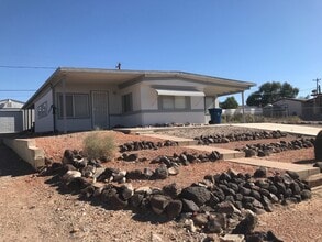 1650 Arriba Dr in Bullhead City, AZ - Building Photo - Building Photo