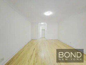 241 E 46th St in New York, NY - Building Photo - Building Photo