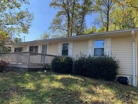 107 Robleigh Dr in Hendersonville, NC - Building Photo
