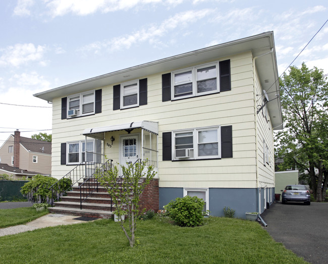 945 Savitt Pl in Union, NJ - Building Photo - Building Photo