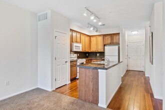 9633 E 5th Ave, Unit 1-103 in Denver, CO - Building Photo - Building Photo