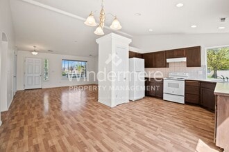 1648 E Devoe Ave in Spokane, WA - Building Photo - Building Photo