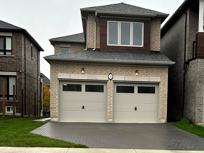 33 Mountainside Cres in Whitby, ON - Building Photo - Building Photo