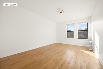 255 Eastern Pkwy in Brooklyn, NY - Building Photo - Building Photo