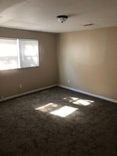 1706 Riverside Ct NE, Unit A in Conyers, GA - Foto de edificio - Building Photo