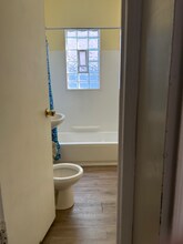 7353 S Kenwood Ave, Unit 2 in Chicago, IL - Building Photo - Building Photo