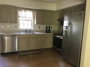 1755 Weatherburn Dr in New Cumberland, PA - Foto de edificio - Building Photo