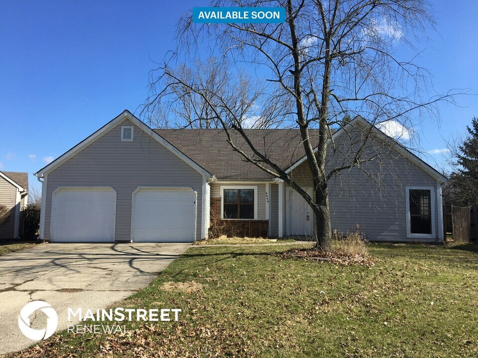 6854 Scotia Ct in Indianapolis, IN - Building Photo