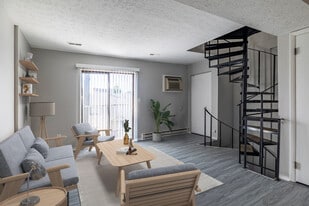 Dakota Ridge in Akron, OH - Building Photo