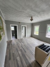 351 Tecumseh St in Fall River, MA - Building Photo - Building Photo