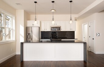 19 Playstead Rd, Unit 17 in Boston, MA - Building Photo - Building Photo