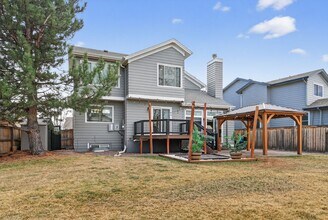 5559 Wickerdale Ln in Littleton, CO - Building Photo - Building Photo