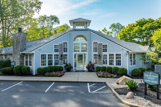 The Retreat at Stillmeadow in Cincinnati, OH - Building Photo - Building Photo