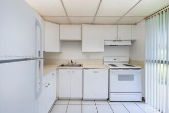 2930 Forest Hills Blvd, Unit B203 in Coral Springs, FL - Building Photo - Building Photo