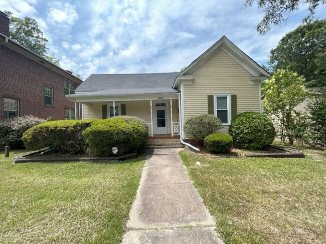 805 N Buchanan Blvd