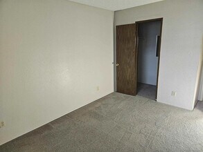 6675 Mission Gorge Rd in San Diego, CA - Building Photo - Building Photo