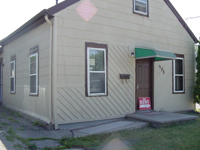 property at 908 Boyd Ave