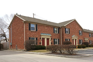 Hampton Court Condominiums Apartments