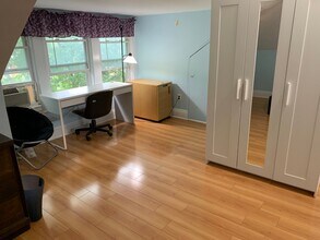 746 Broughton St, Unit 3A 3B in Pittsburgh, PA - Building Photo - Building Photo